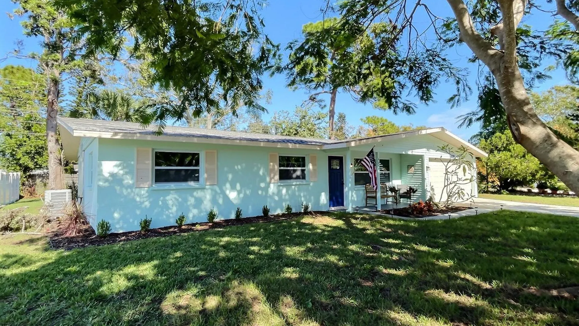 Holiday home New Warm Modern Bliss Just 10 Minutes From Siesta Key Beaches And Downtown
