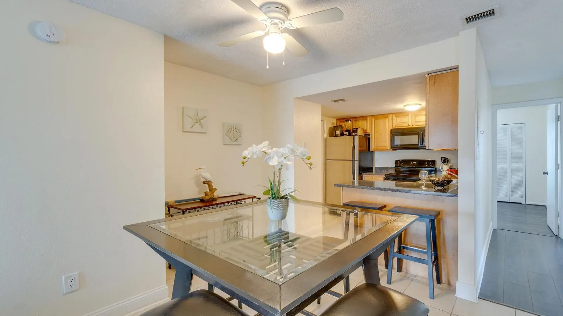 Updated Sienna Park - 4 Miles To Siesta Key! Apartment