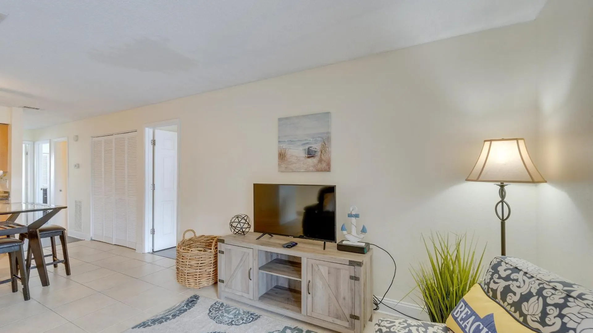 Apartment Updated Sienna Park - 4 Miles To Siesta Key!