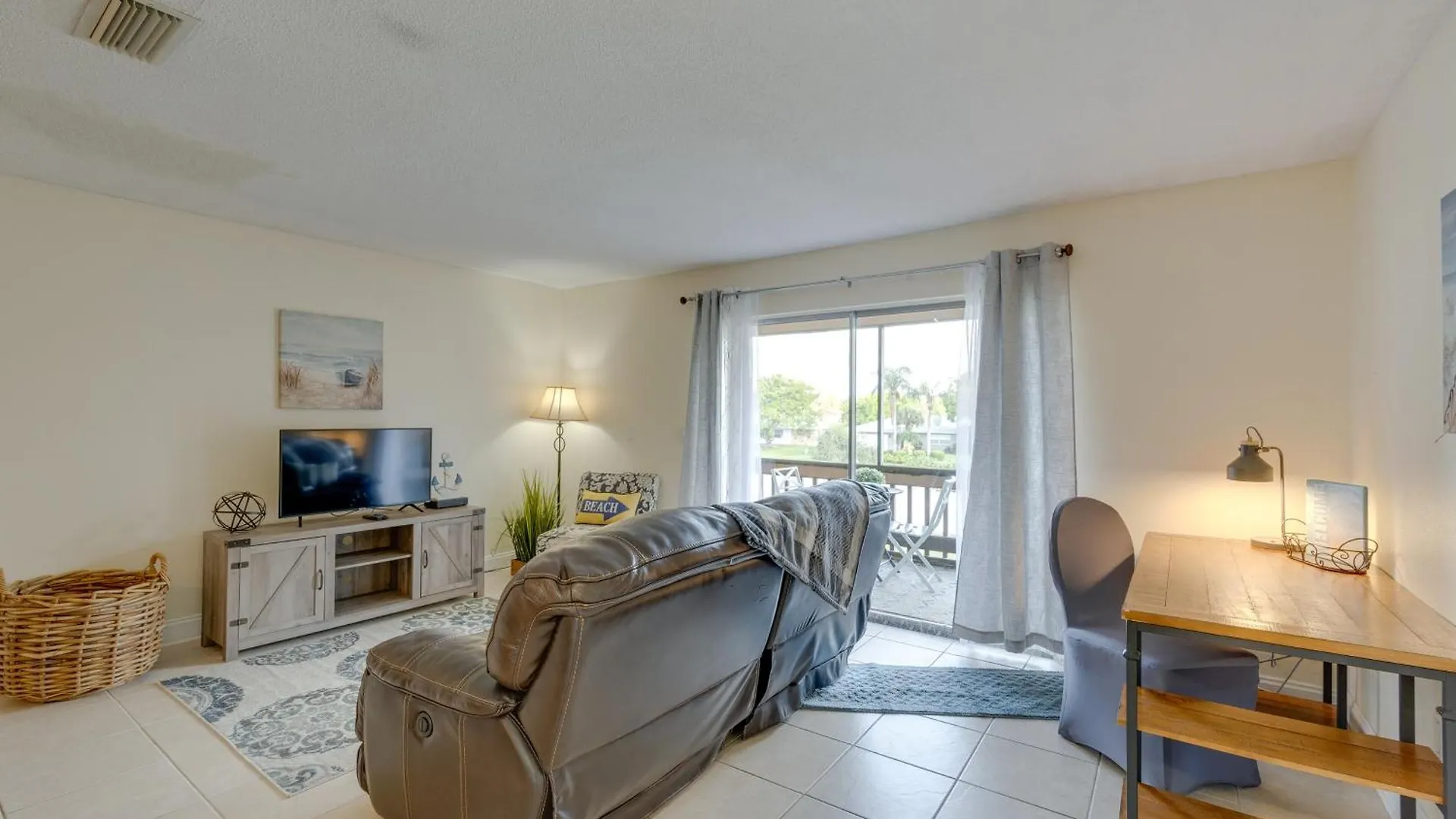 Updated Sienna Park - 4 Miles To Siesta Key! Apartment Sarasota