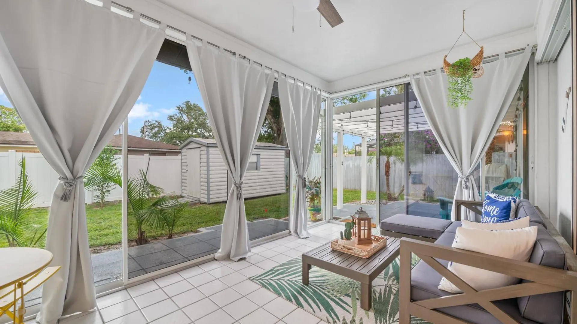 Sunshine And Romantic Vacation Holiday home Sarasota