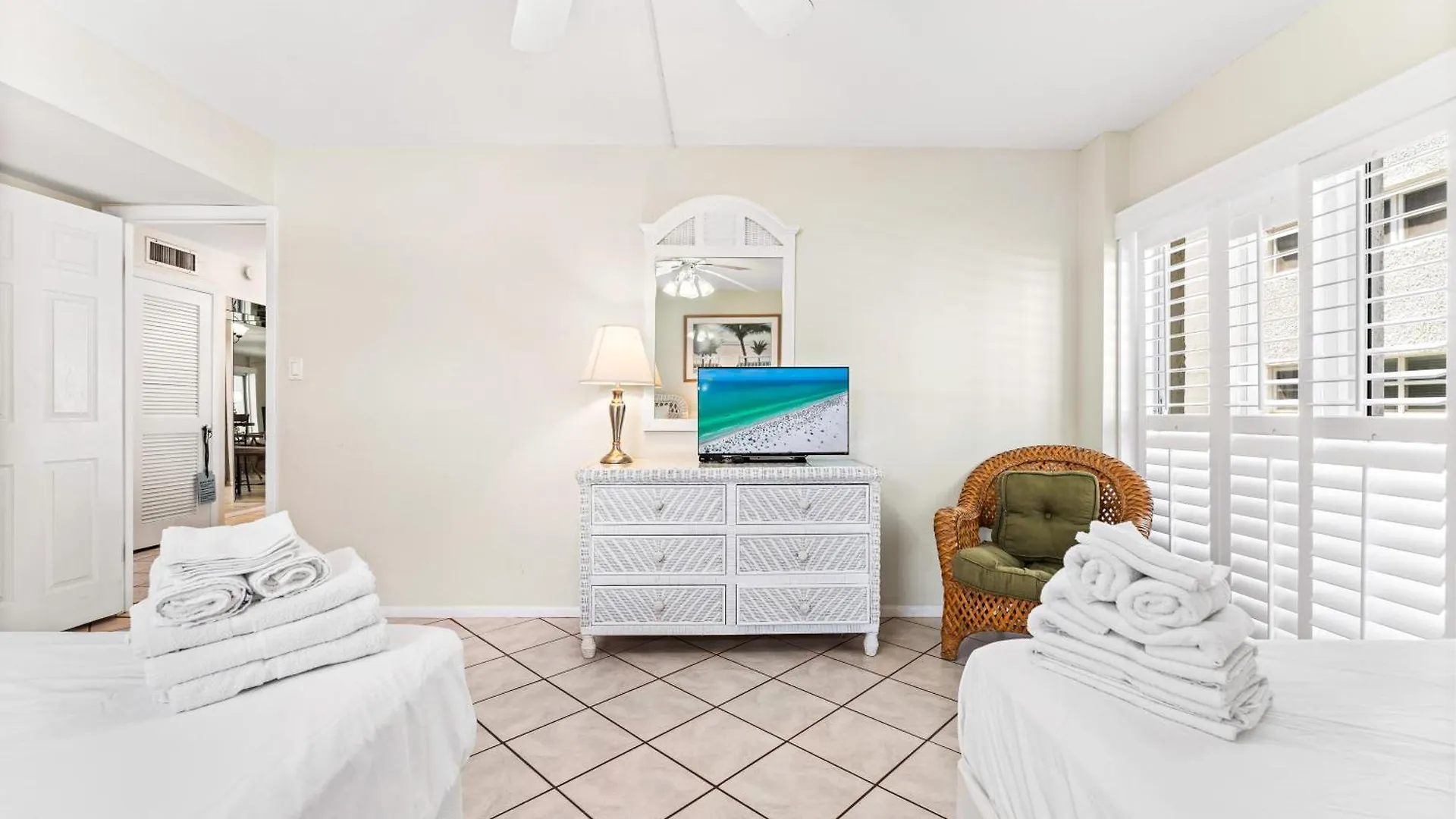Apartment Crescent Arms Sarasota