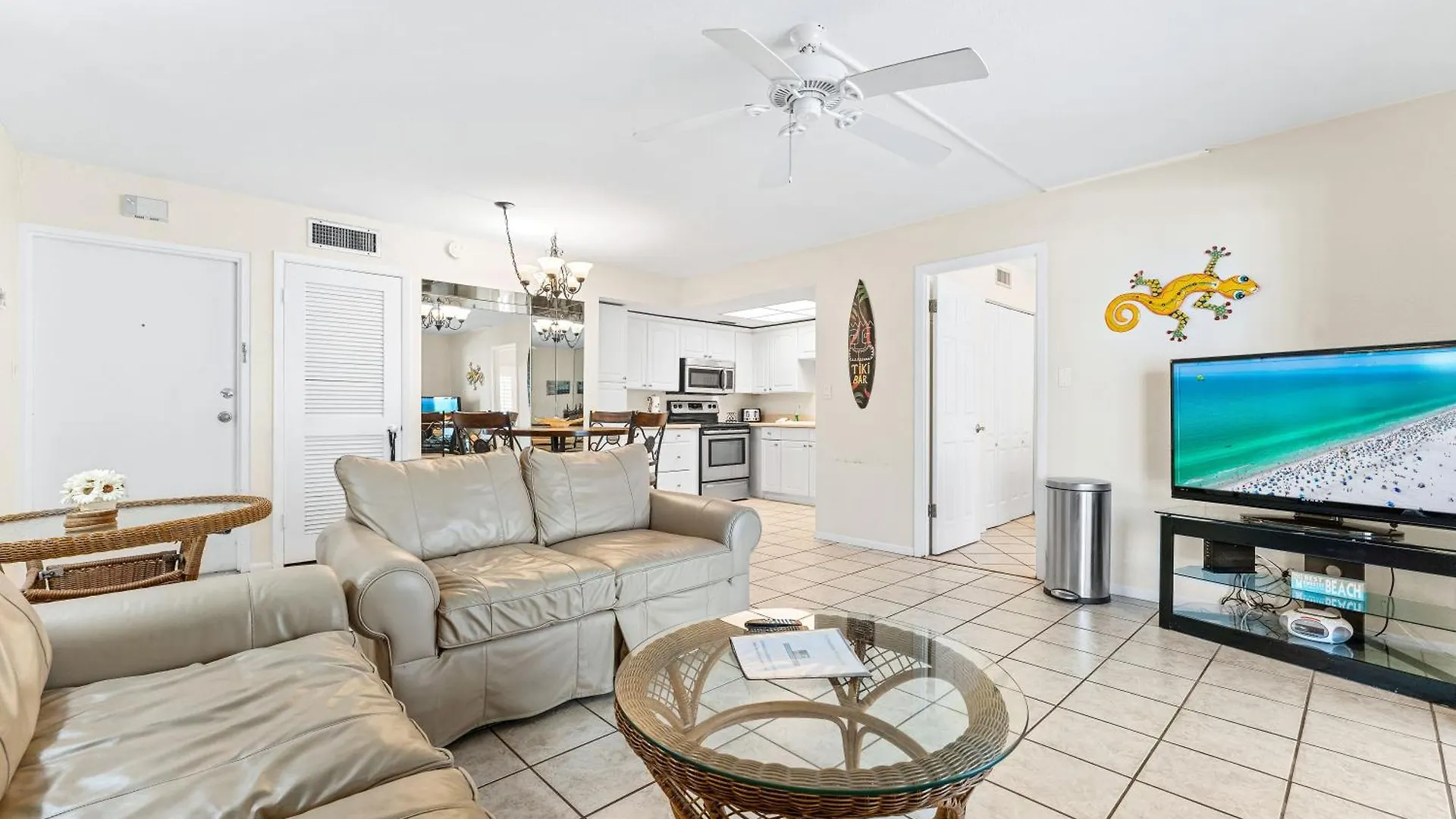 Crescent Arms Apartment *
