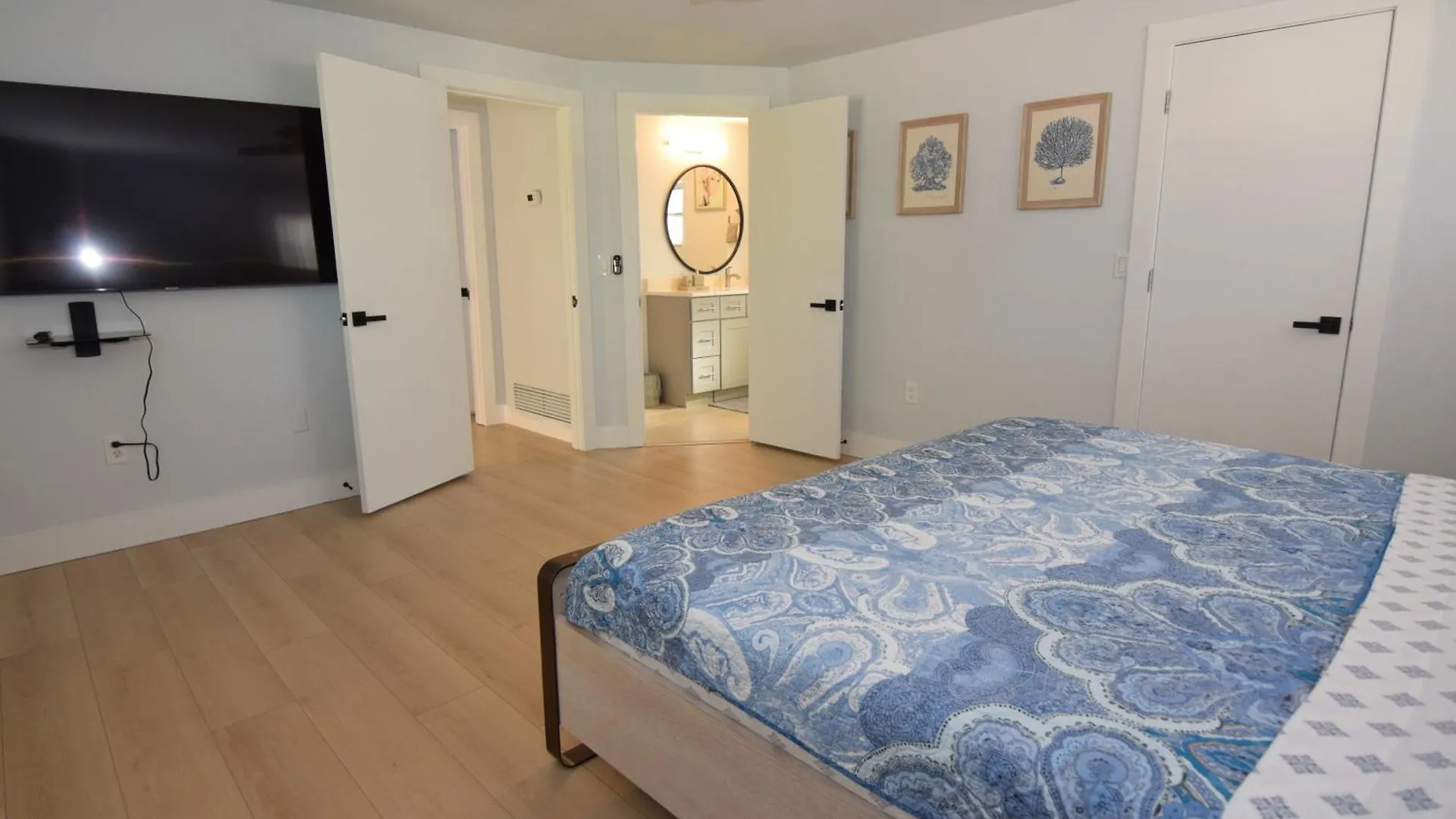 Holiday home 4bd/3bth Renovation With Heated Pool Near Downtown