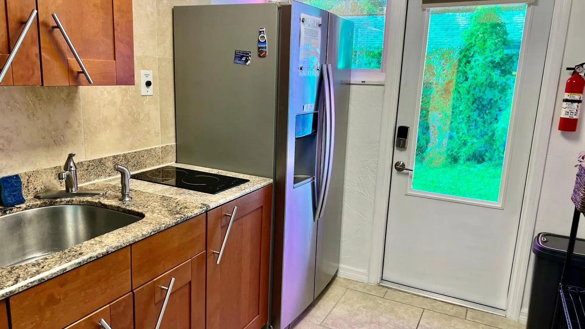 Apartment Close To Beaches With Hot Tub And Large Garden