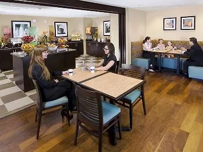 萨拉索塔/克伍德兰奇汉普顿套房酒店. 酒店 3*