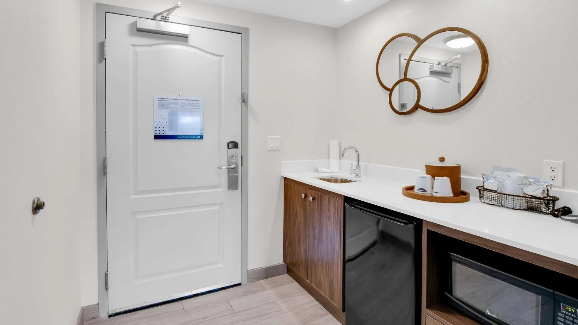 Hotel Hampton & / Bradenton - Airport 3*