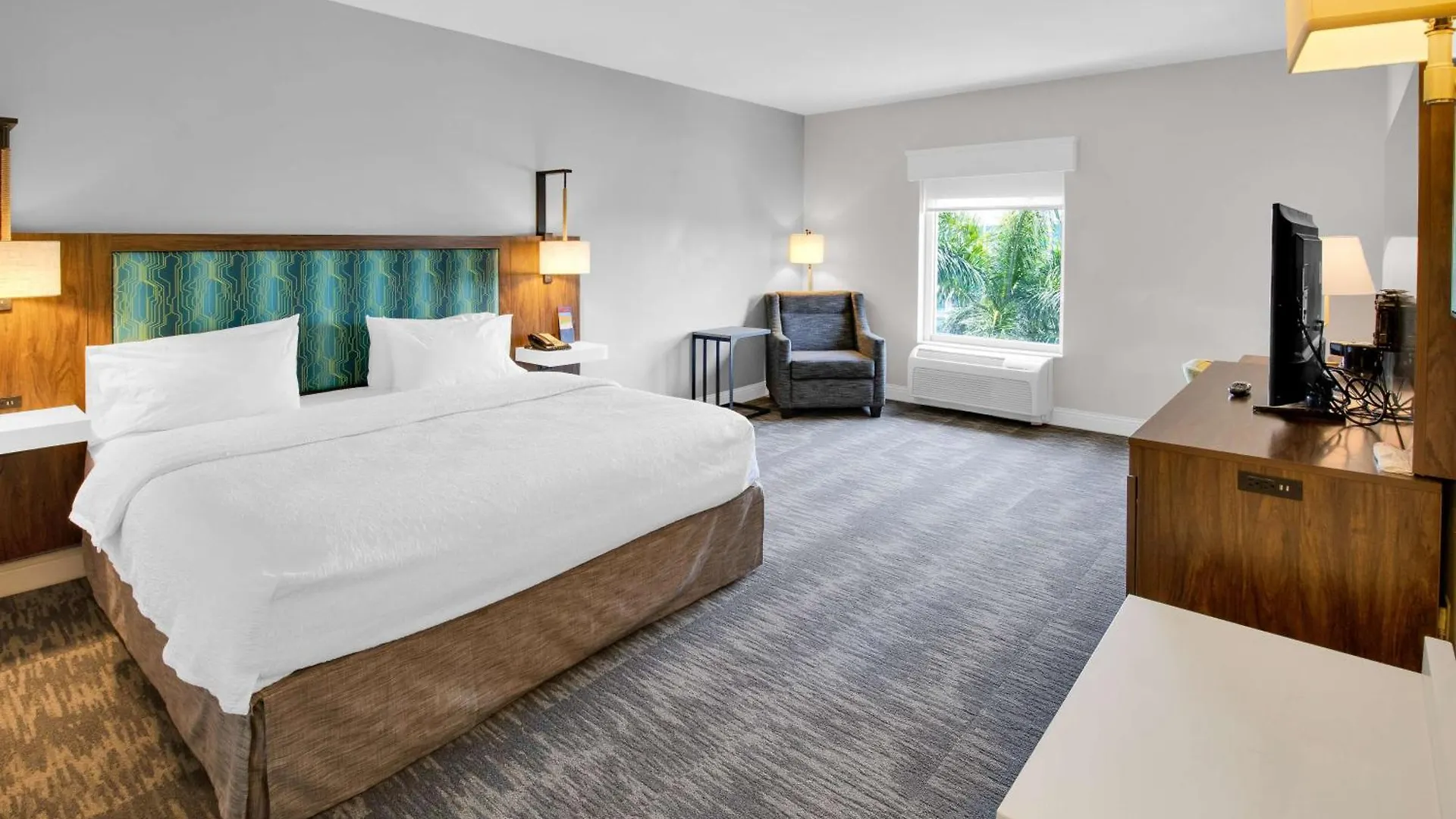 Hotel Hampton & / Bradenton - Airport 3*
