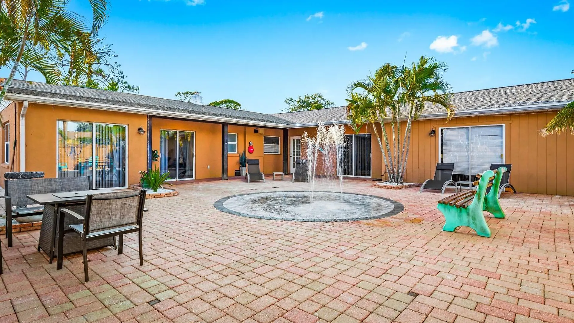 Coastal W Amazing Courtyard - Splash Pad! 度假居