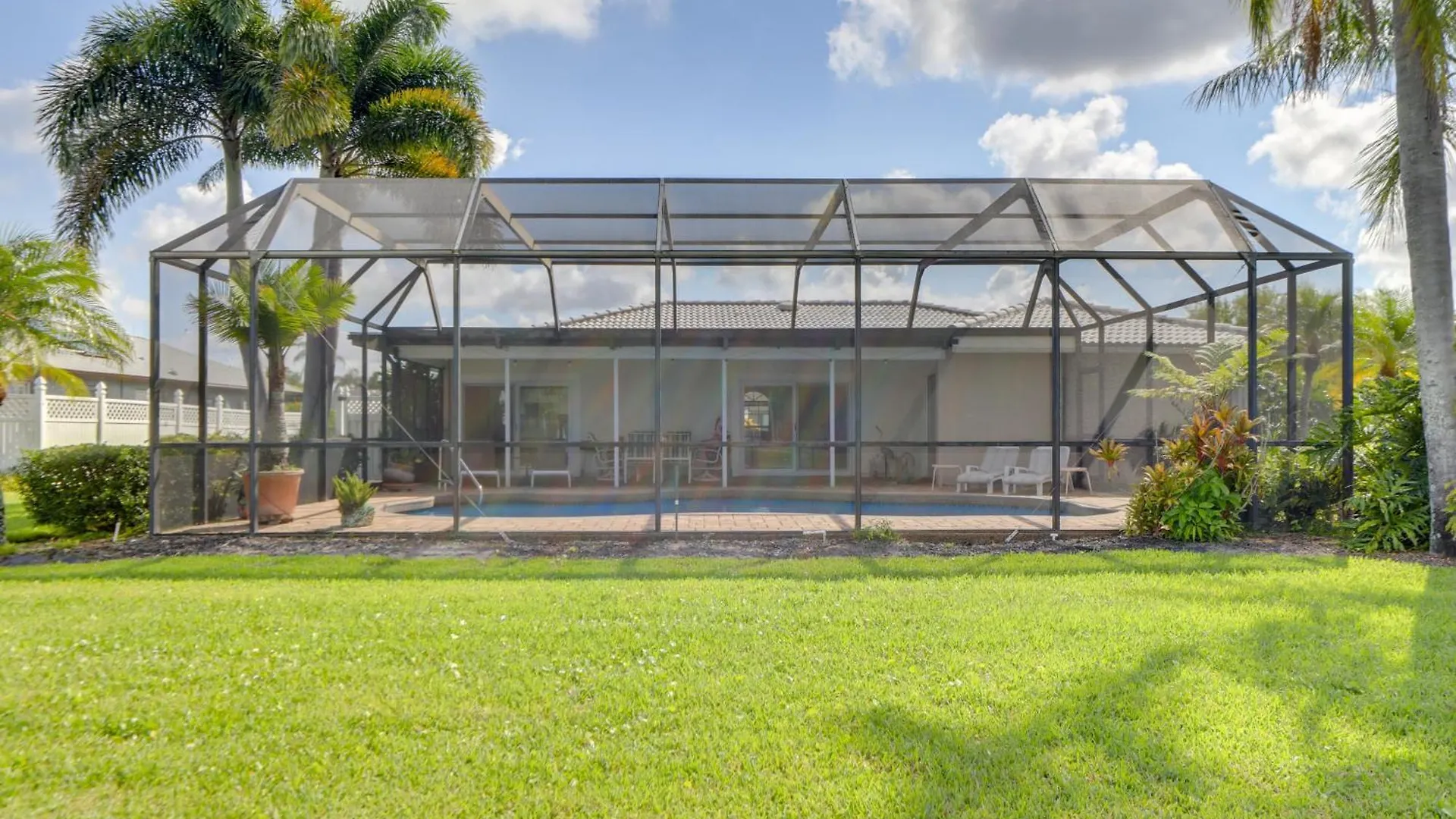Holiday home Lanai, And Sunset Views In *
