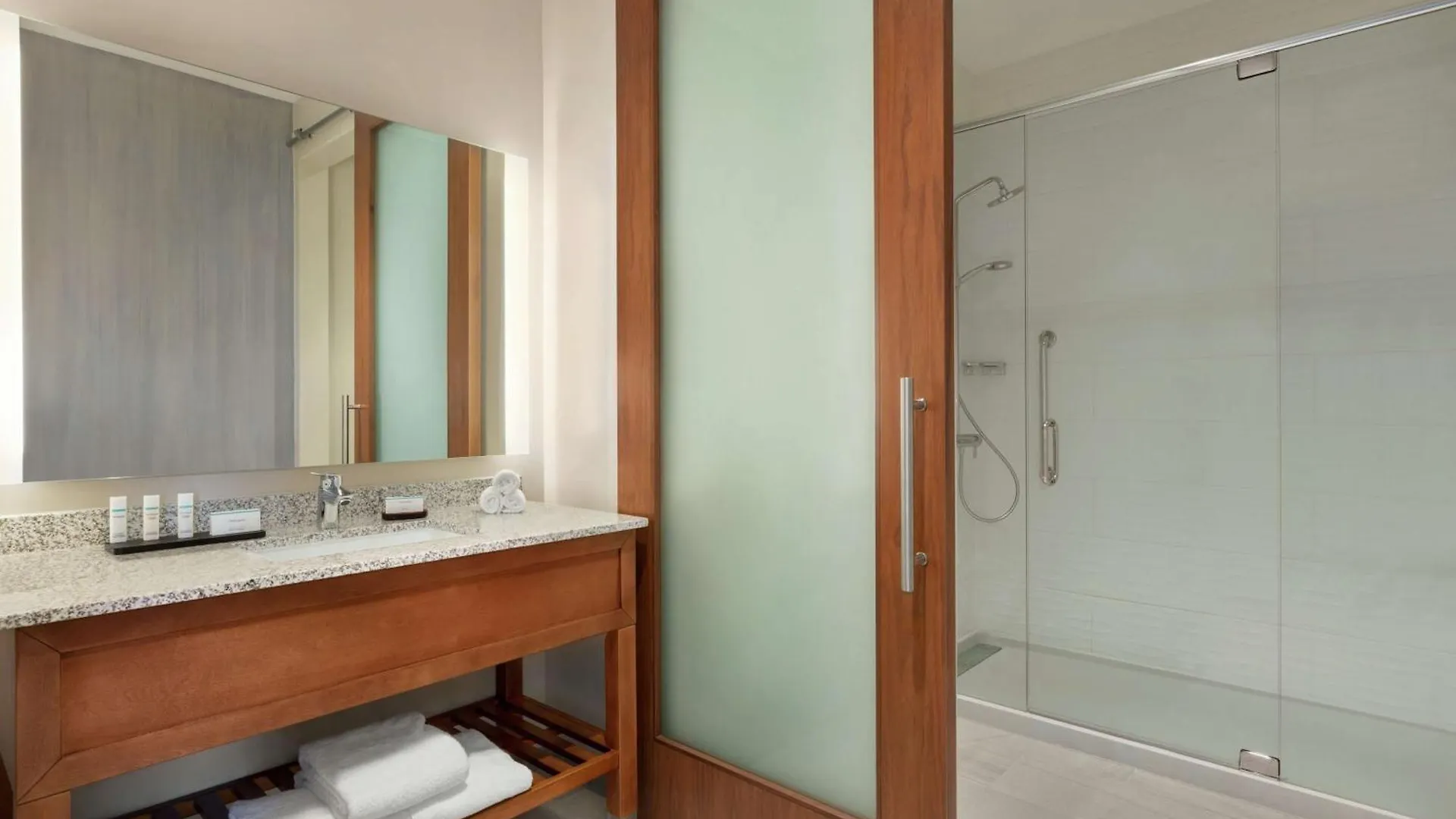 Hotel Embassy By Hilton