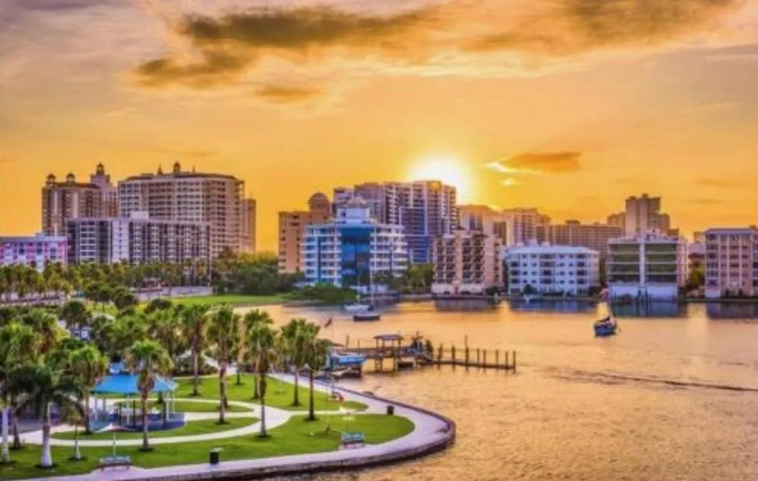 Downtown Pet-friendly @ The Park Home-635 Holiday home Sarasota