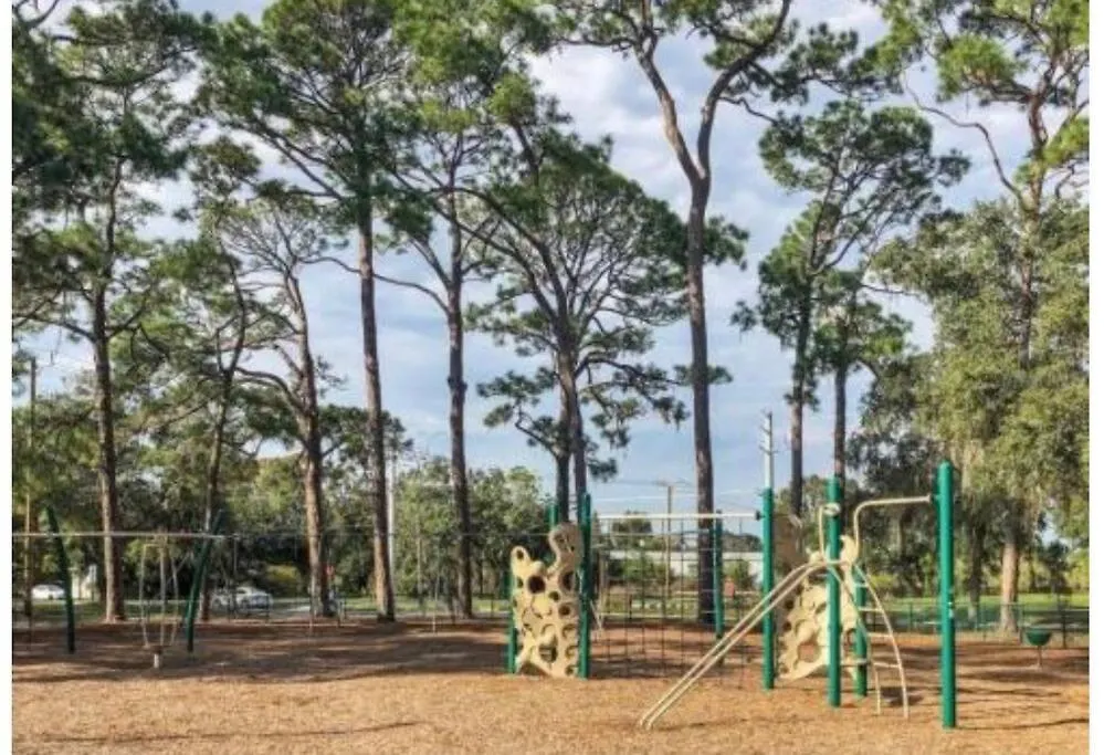 Downtown Pet-friendly @ The Park Home-635 Holiday home *
