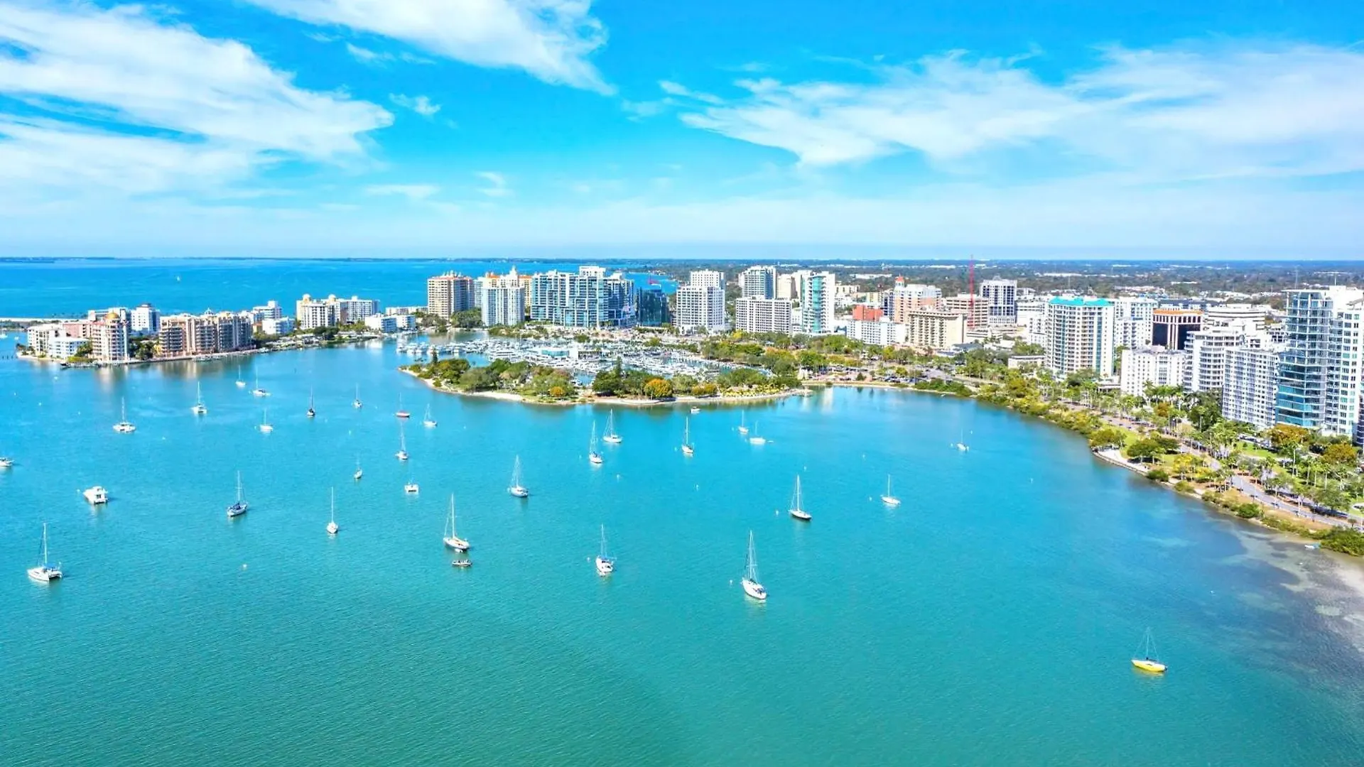 Beach-town Pet-friendly Downtown @ 10 Acre Park-629