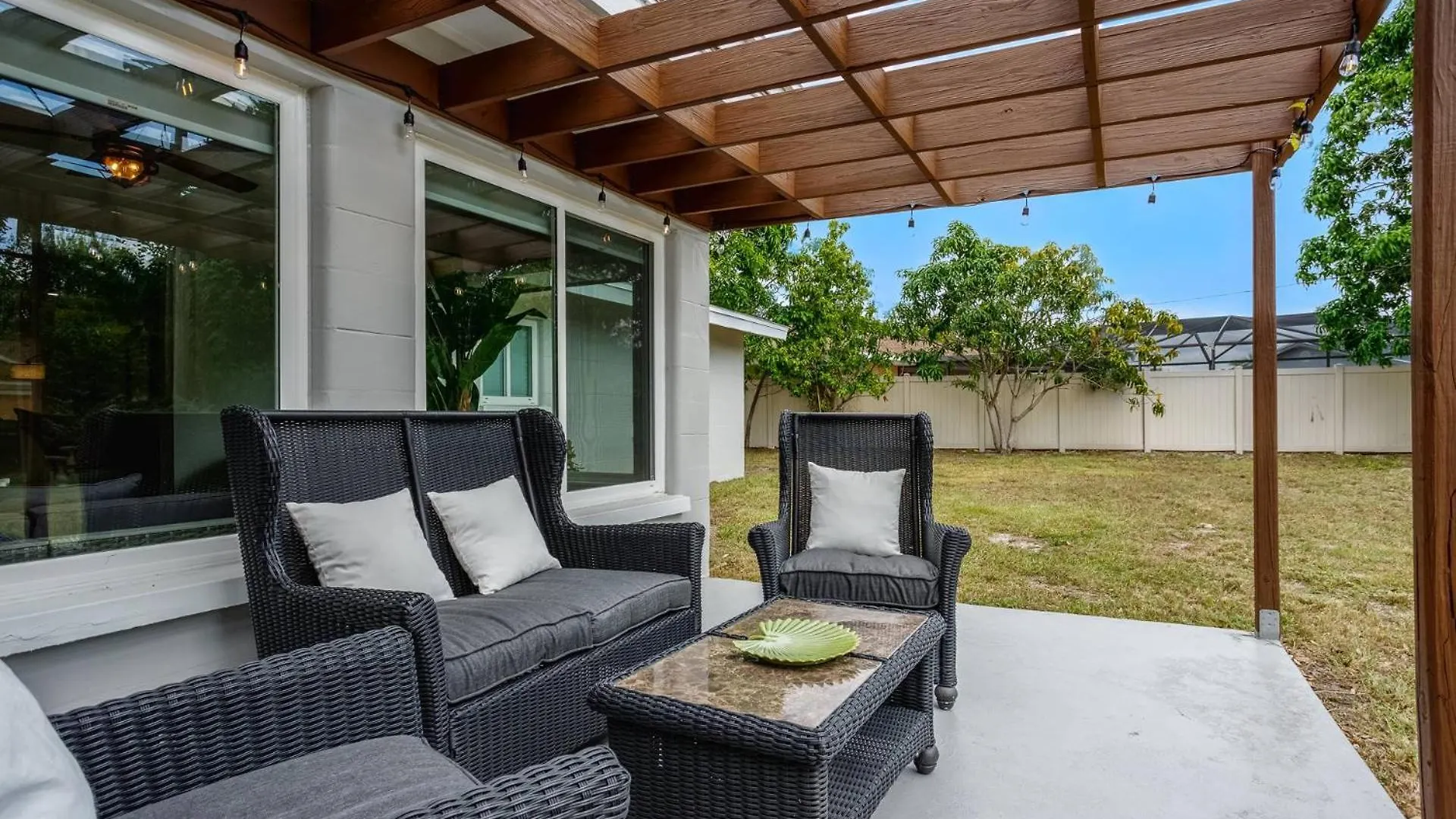 Private 2 Miles From Siesta Key Holiday home Sarasota