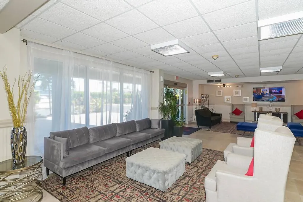 Brand-new Waterfront-pool, Tiki Bar, Gym Apartment Sarasota