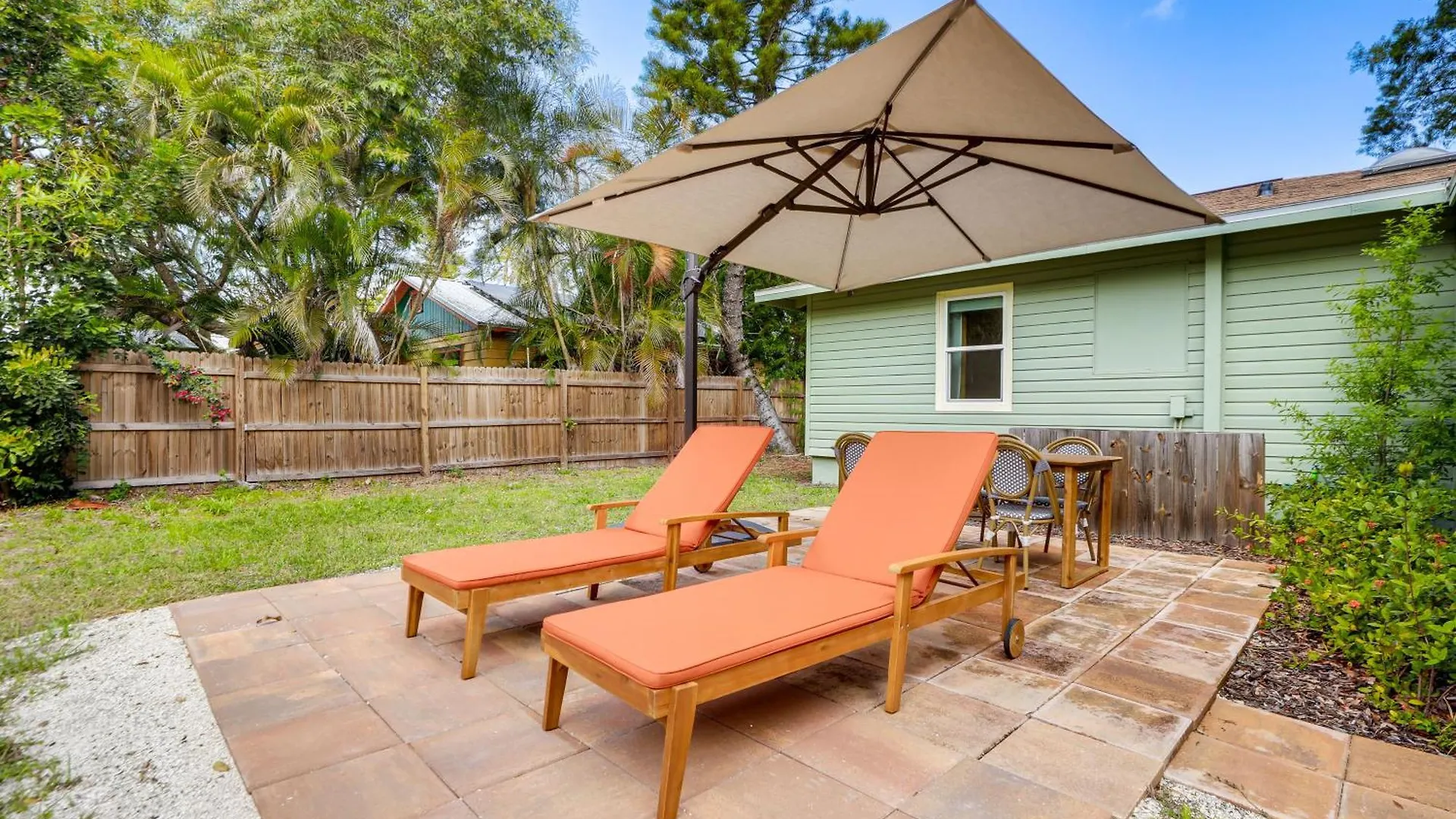 Idyllic With Yard 2 Mi To Beach! Holiday home Sarasota