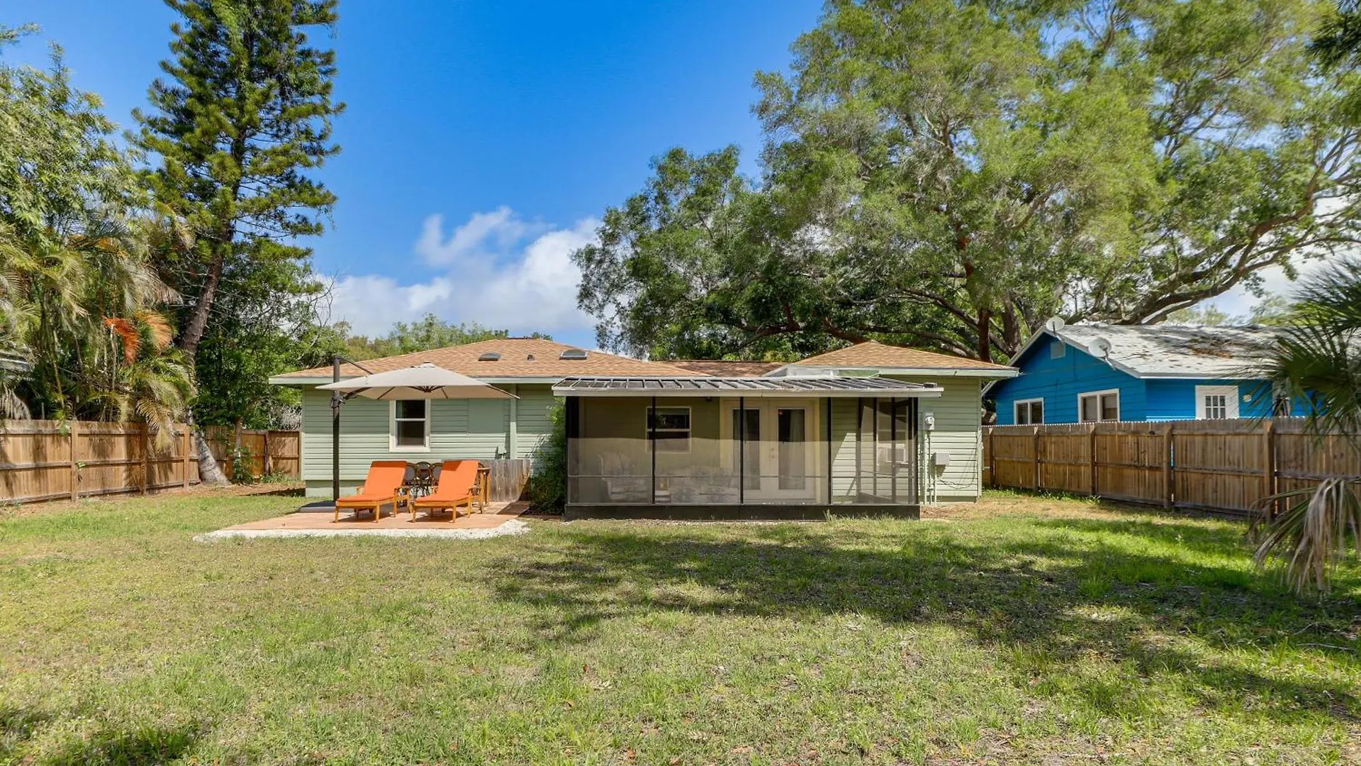 Idyllic With Yard 2 Mi To Beach! Holiday home Sarasota
