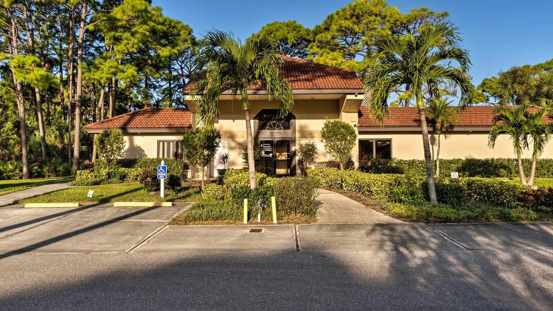 Villa Lanai And Community Pool Access Oasis! *
