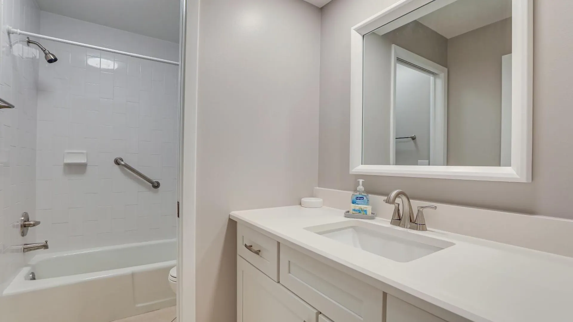 Villa Lanai And Community Pool Access Oasis! Sarasota