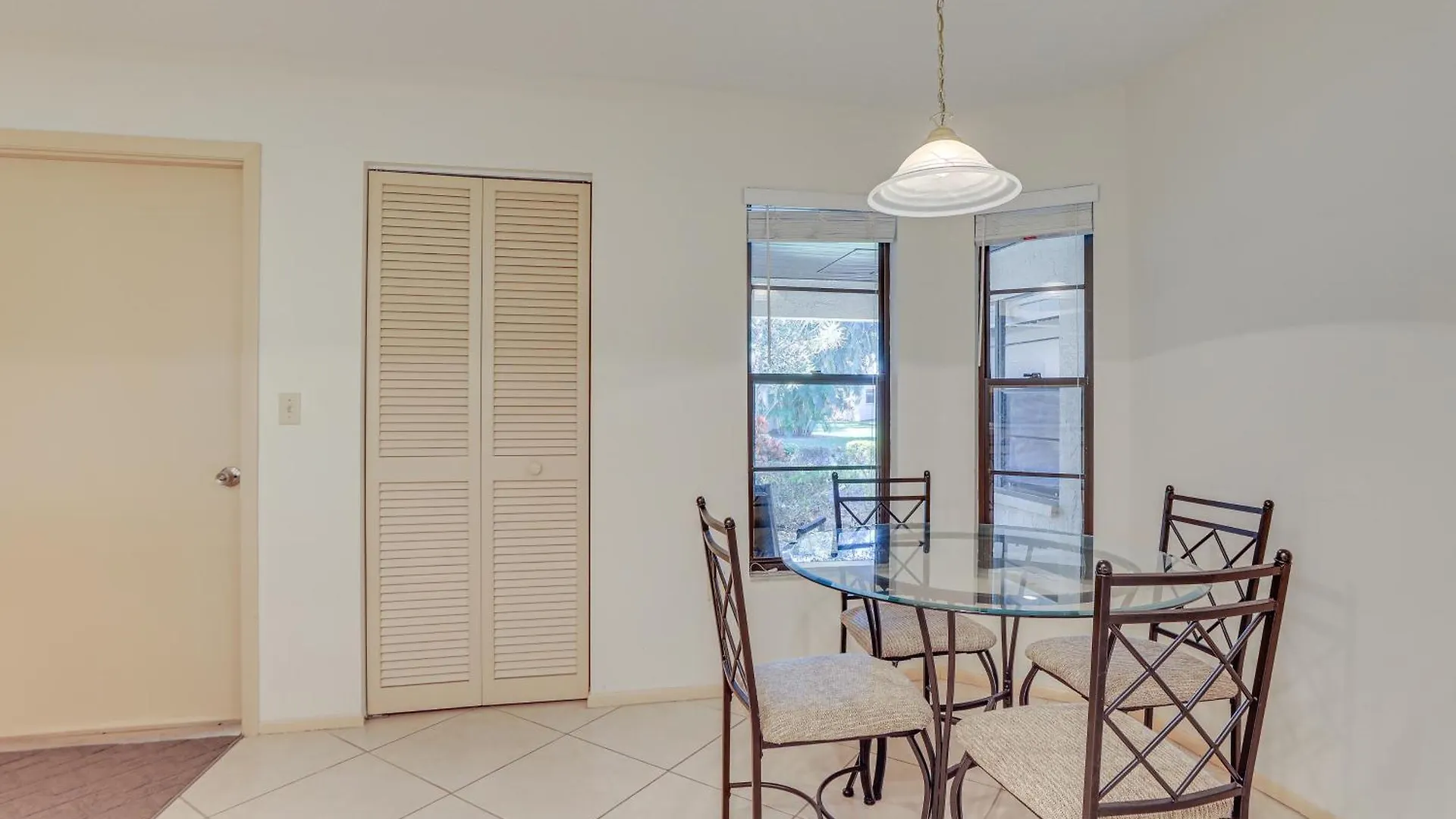 Lanai And Community Pool Access Oasis! Sarasota