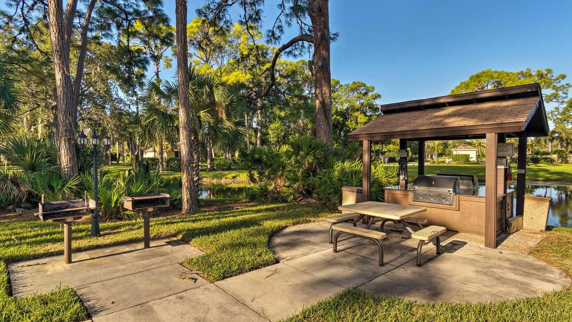 Villa Lanai And Community Pool Access Oasis!