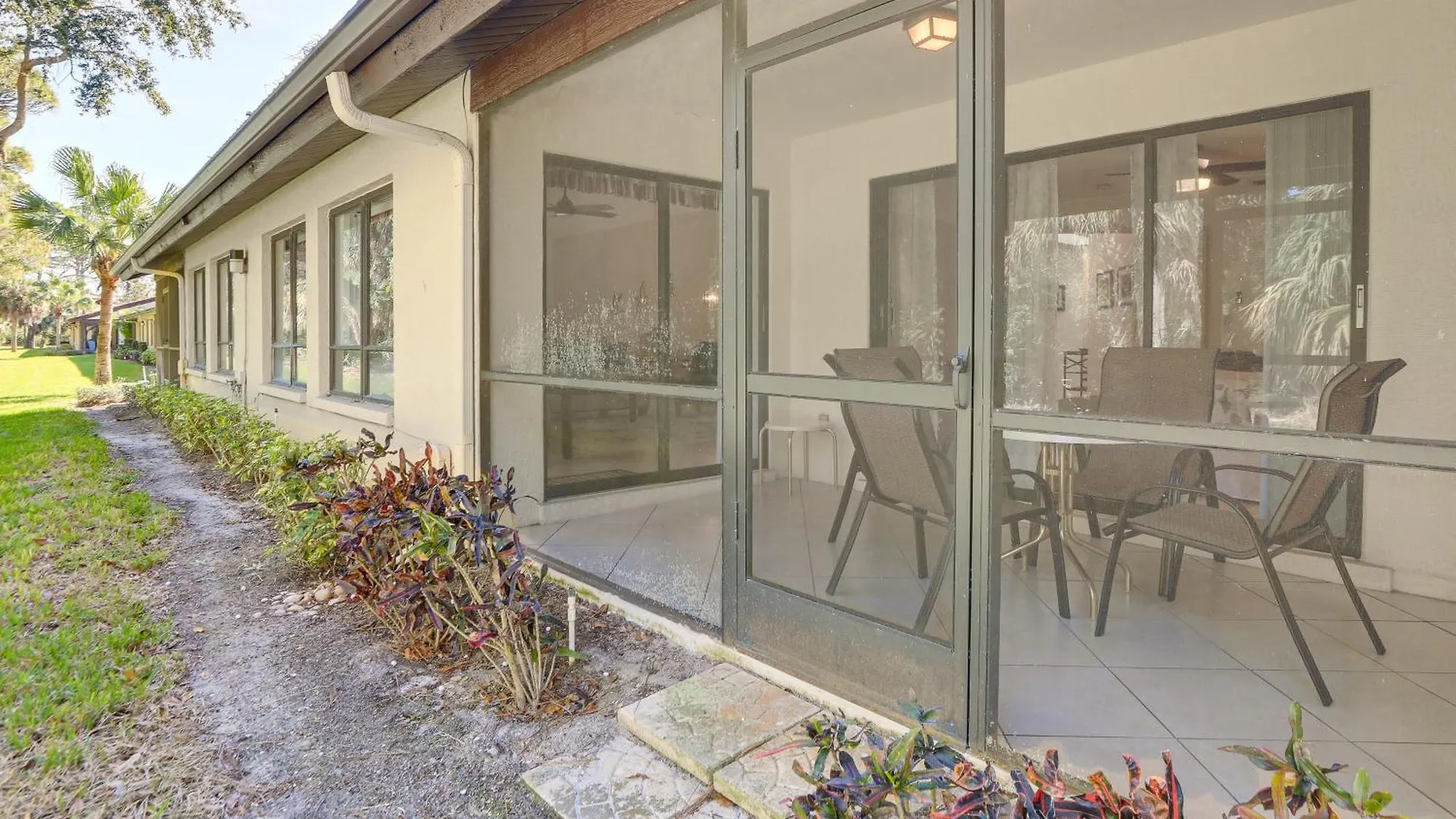 Villa Lanai And Community Pool Access Oasis! Sarasota
