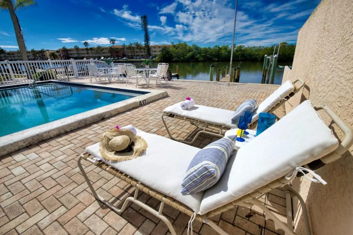 Manatee Key-waterfront Minutes To Turtle Apartment Sarasota
