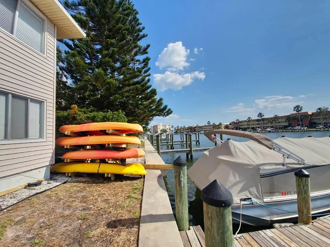 Bayside Escape-condo W Dock Pool And Near Holiday home