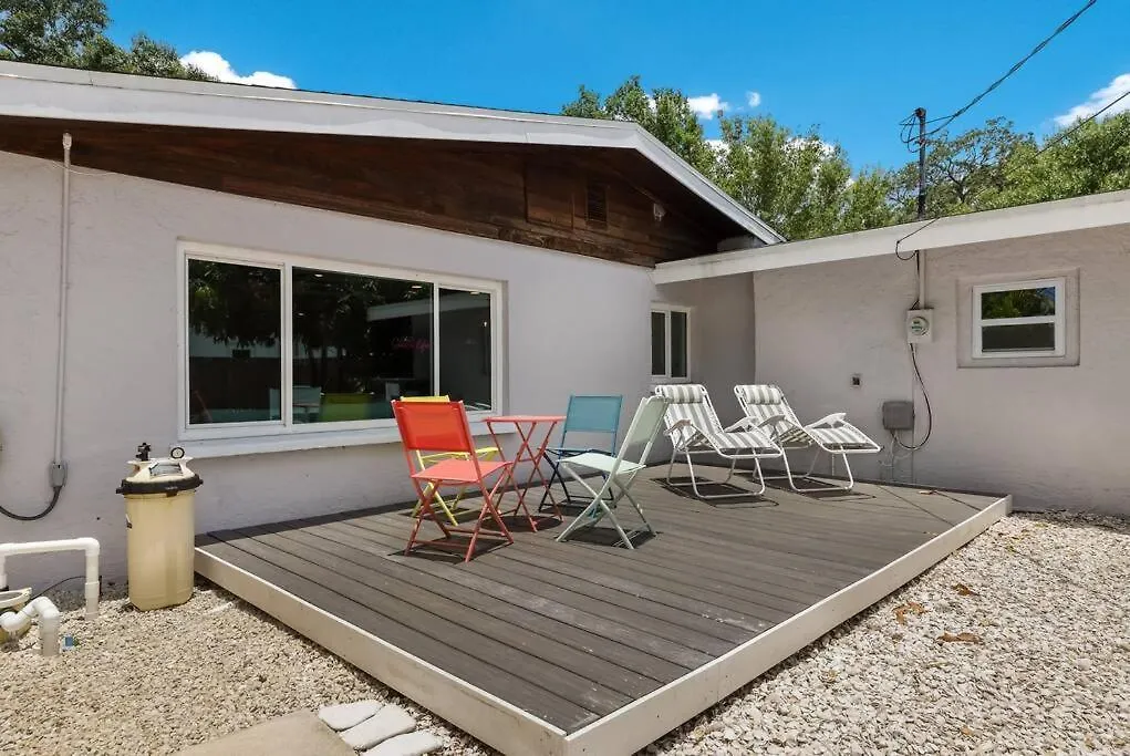 Updated Pool Home, Near Siesta Key Holiday home *
