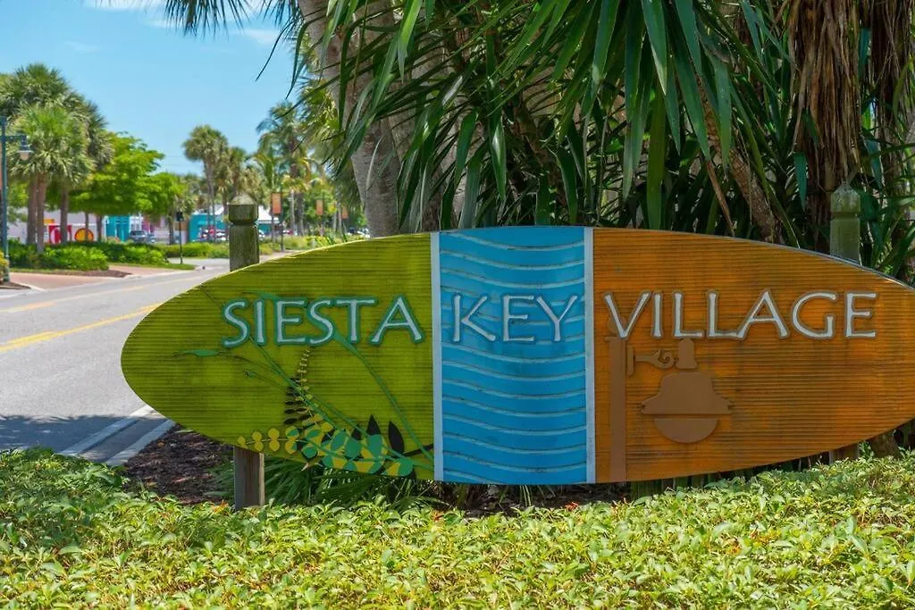 Updated Pool Home, Near Siesta Key Holiday home