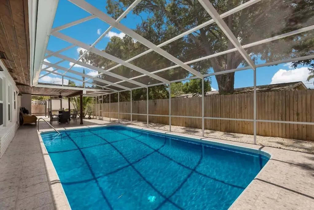 Holiday home Updated Pool Home, Near Siesta Key