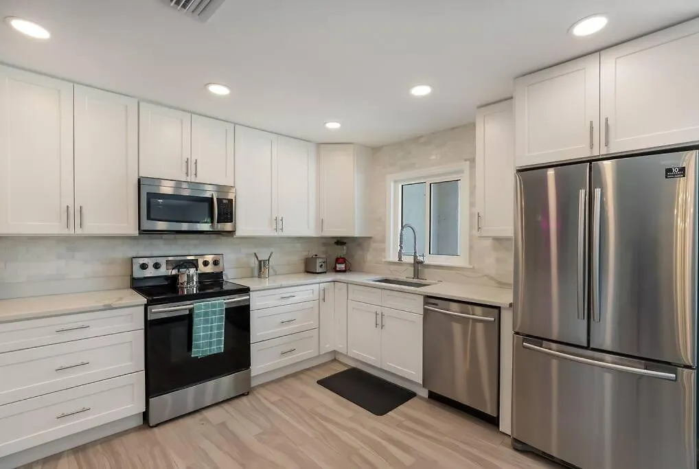 Updated Pool Home, Near Siesta Key