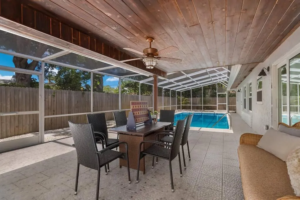Holiday home Updated Pool Home, Near Siesta Key