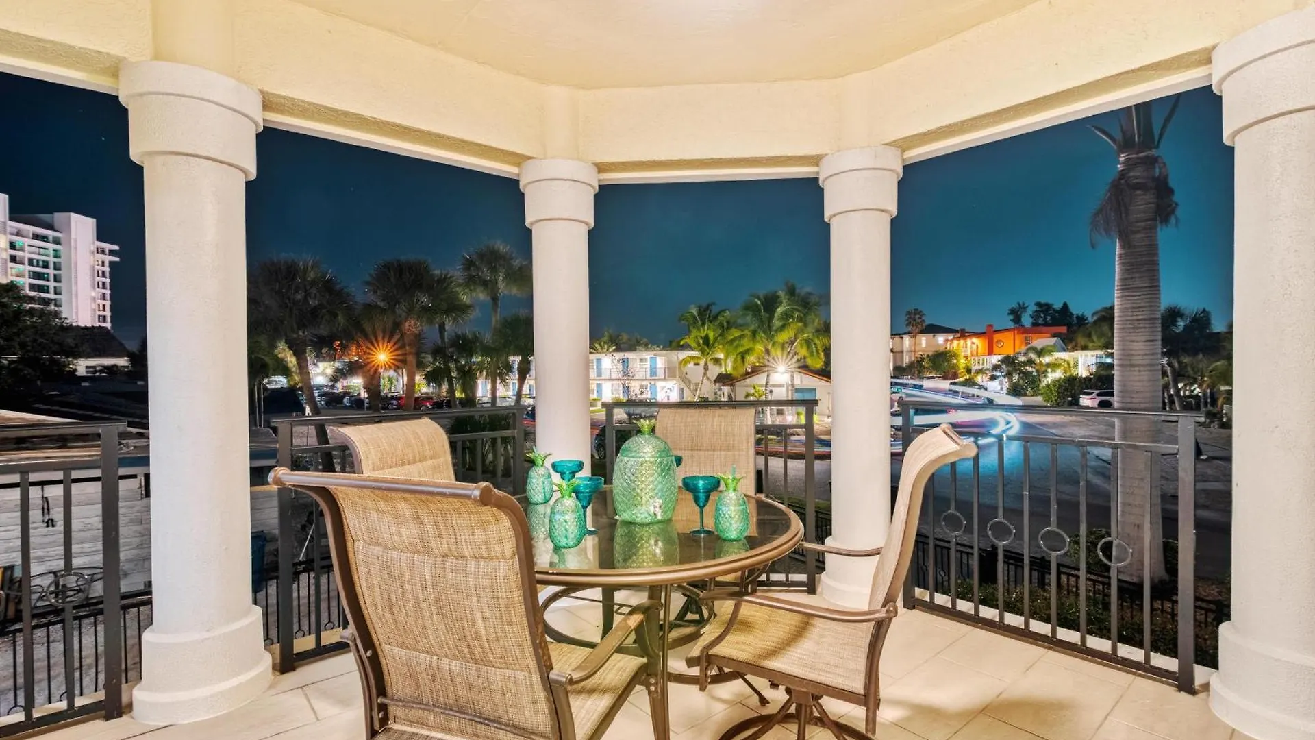 Siesta Breeze Retreat - 300 Sarasota