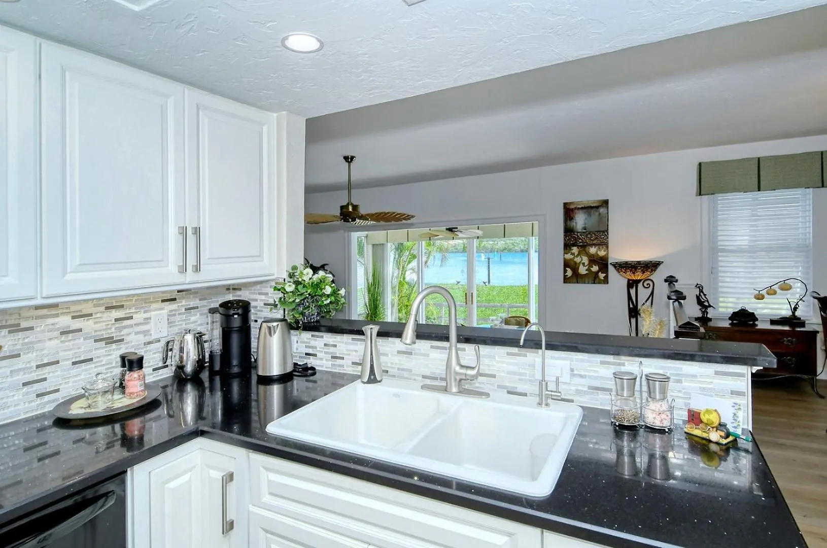6047 Epw Bright And Spacious Bay Side Retreat *
