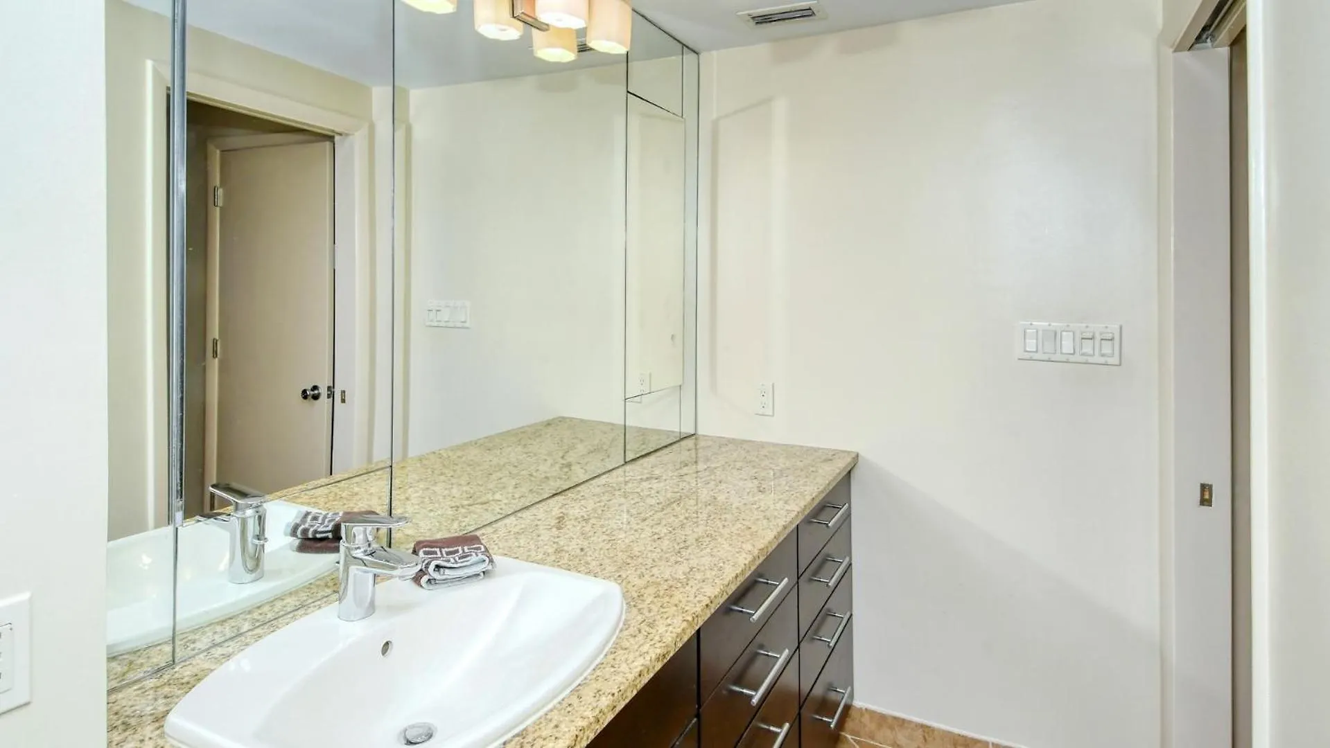 1255-602 Enjoy Seaside Paradise Holiday home