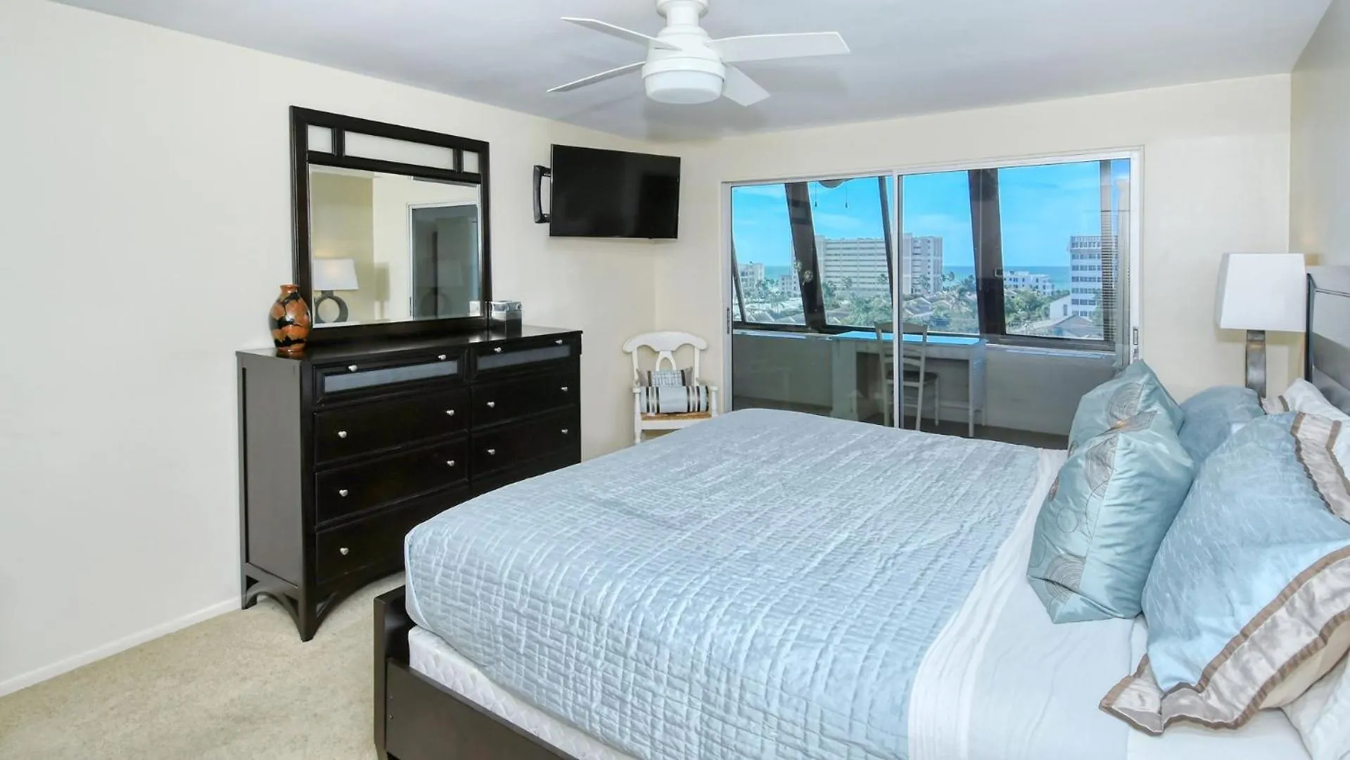 1255-602 Enjoy Seaside Paradise Sarasota