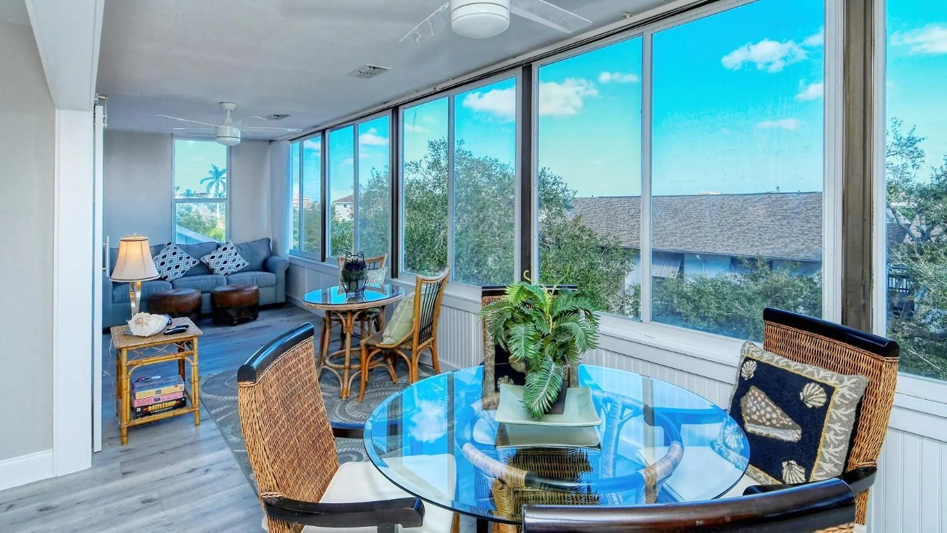 1255-305 Picturesque Garden Views Holiday home Sarasota