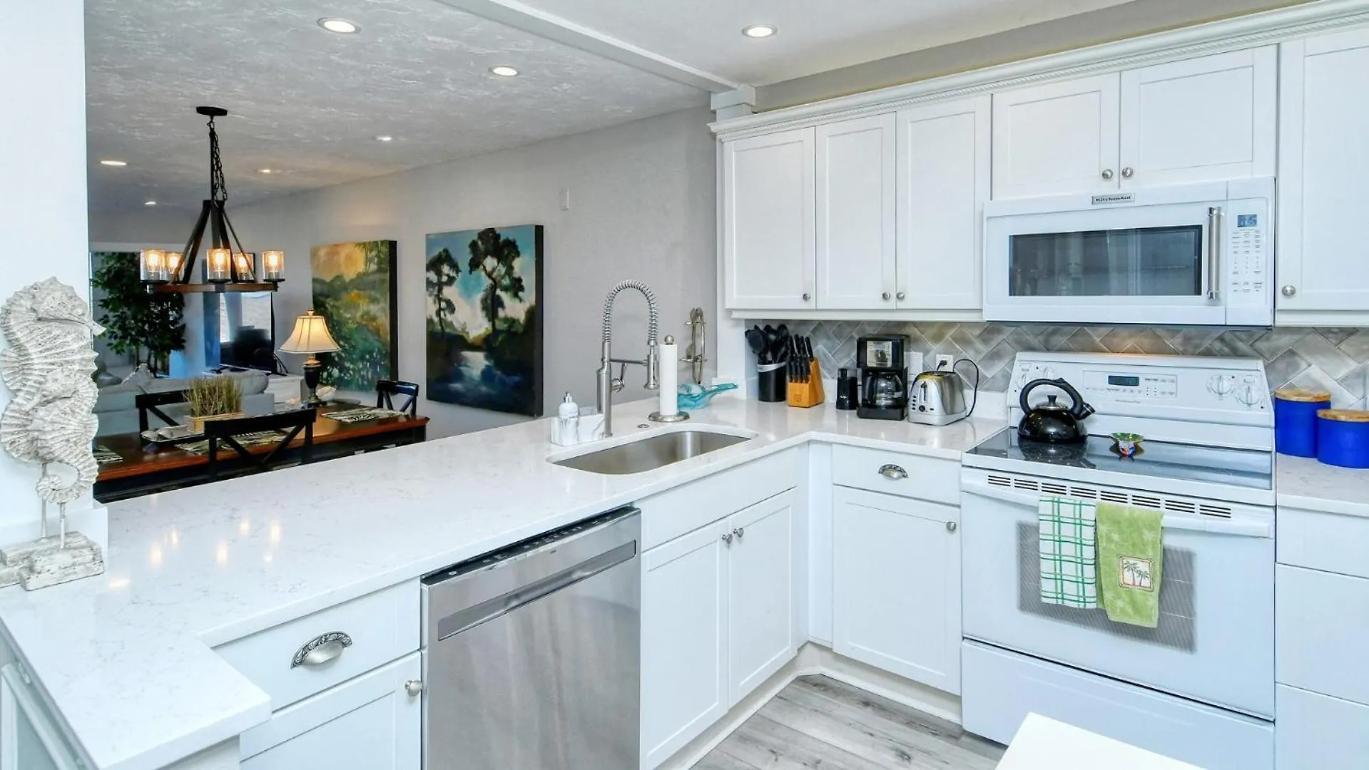 1255-305 Picturesque Garden Views