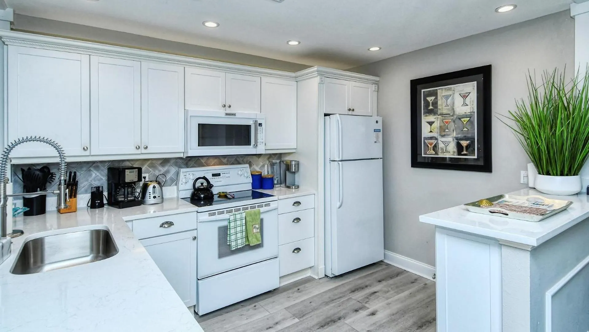 1255-305 Picturesque Garden Views Sarasota