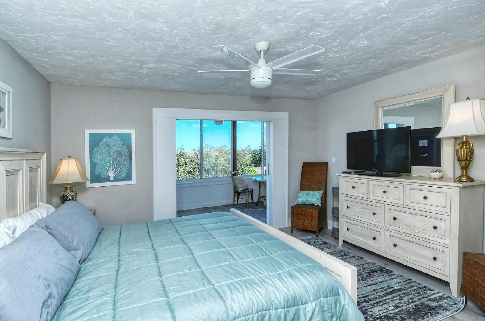 1255-305 Picturesque Garden Views