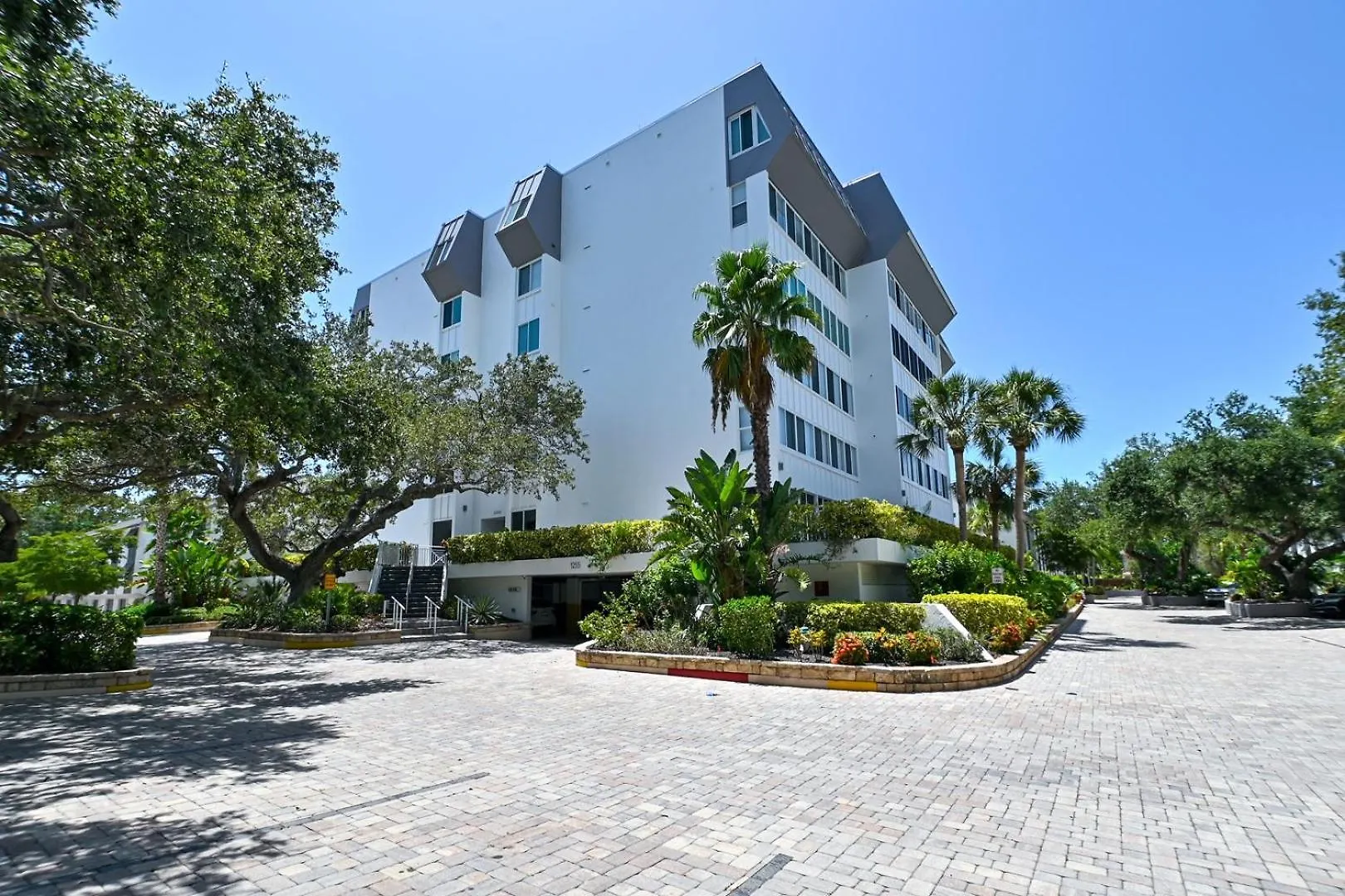 1255-306 Stroll To Warm Bay Breezes *