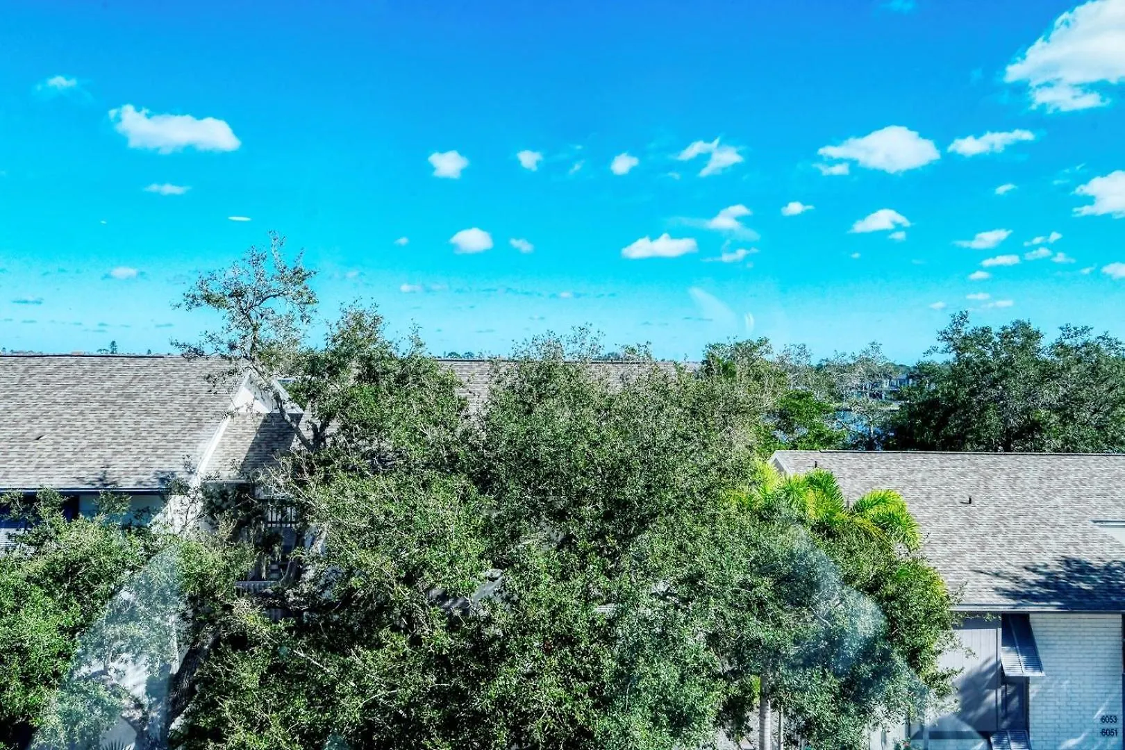 1255-305 Picturesque Garden Views *