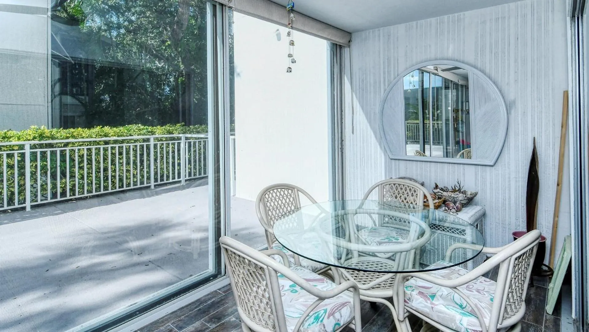 1255-101 Refreshing Bay Retreat