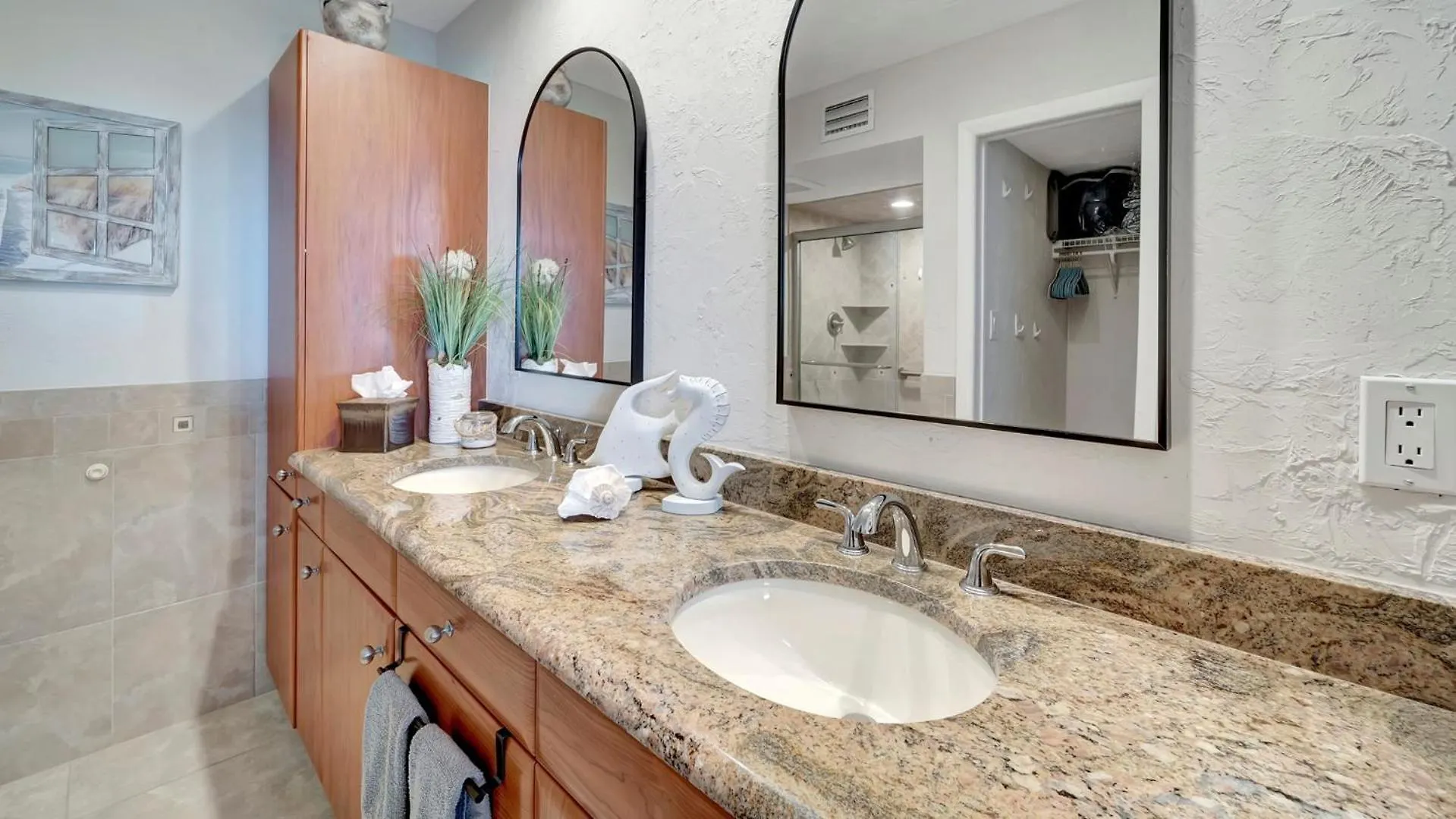 1125-705 Enjoy Seaside Splendor * Sarasota