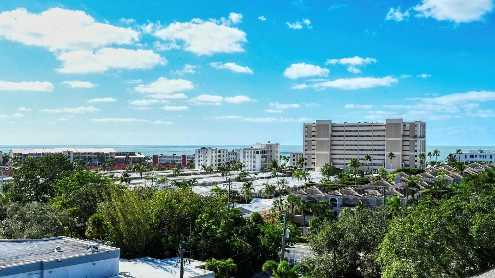 1255-601 The Perfect Bayside Haven Awaits Sarasota
