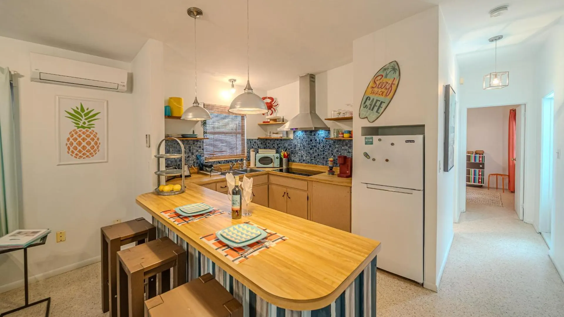 Fantastic Island House 1 Mile To The With Heated Pool