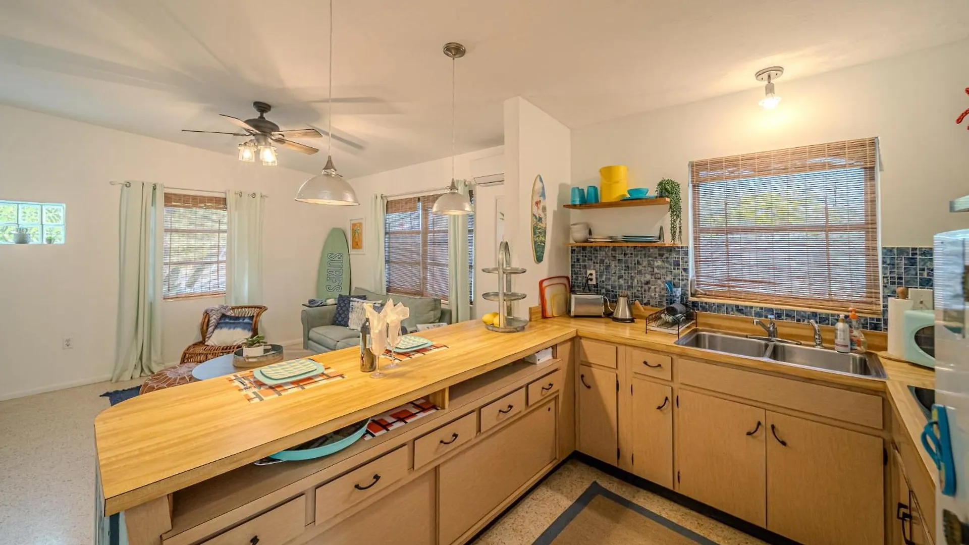 Fantastic Island House 1 Mile To The With Heated Pool Holiday home Sarasota
