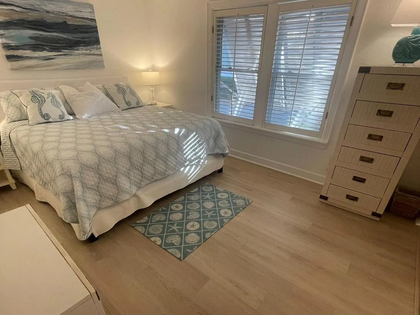 6039 Epw Bright And Airy Coastal Escape *